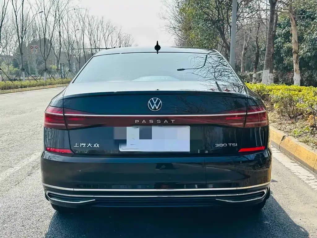 Volkswagen Passat — фото 6