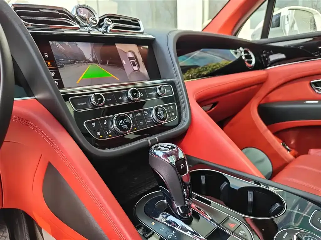 Bentley Bentayga 2021 из CN, фото 5