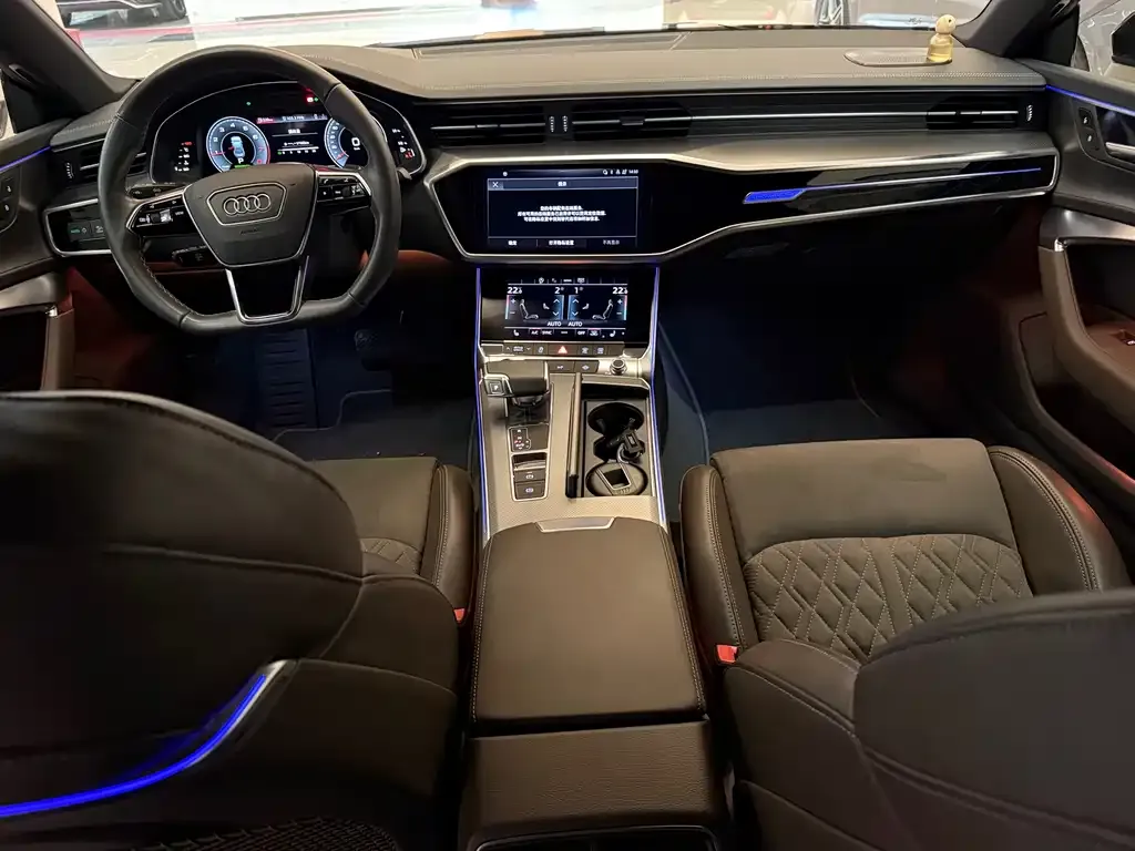 Audi A7L 2023 из CN, фото 9