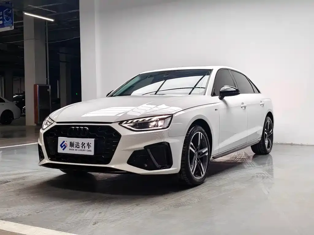 Audi A4L 2022 из CN, фото 2