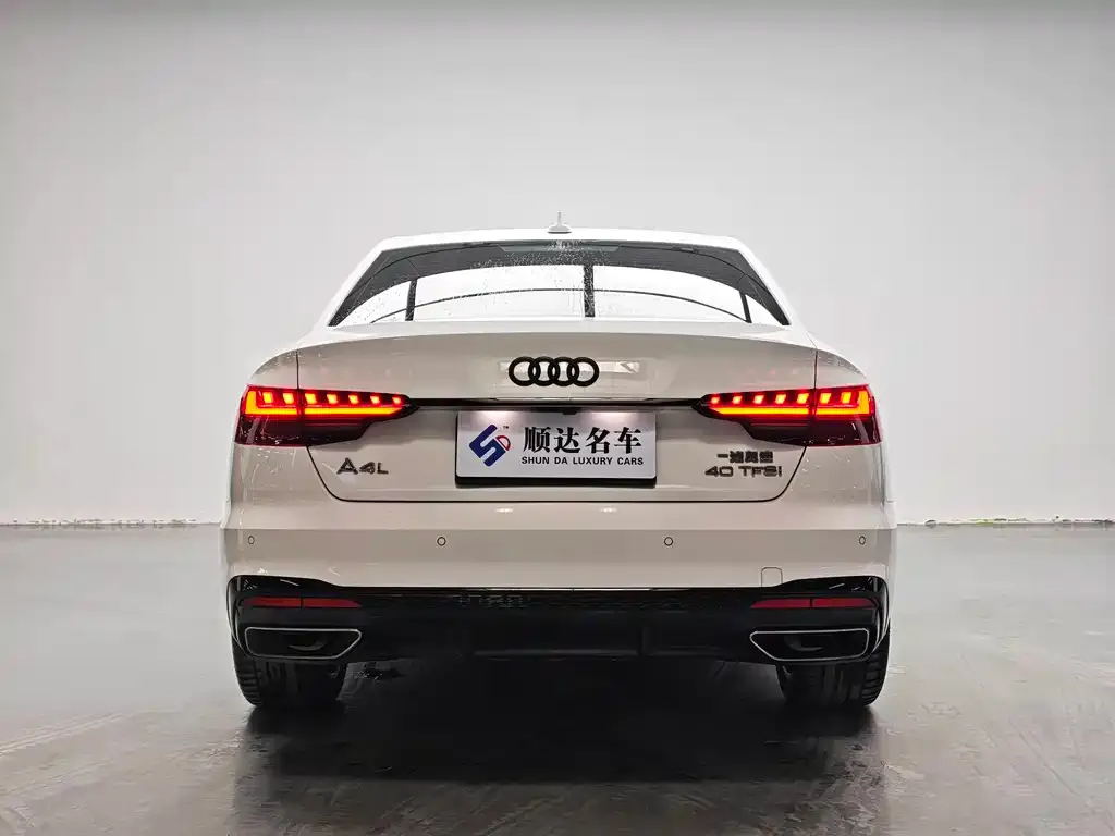 Audi A4L 2022 из CN, фото 3