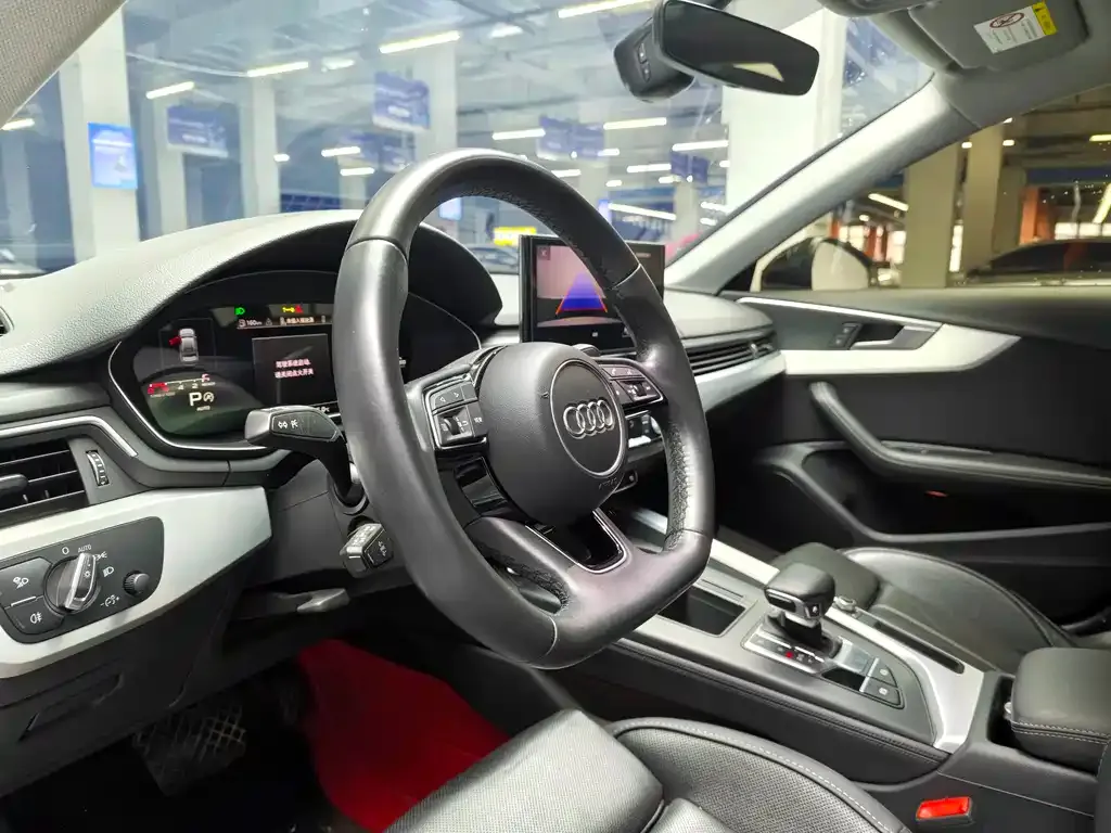 Audi A4L 2022 из CN, фото 5