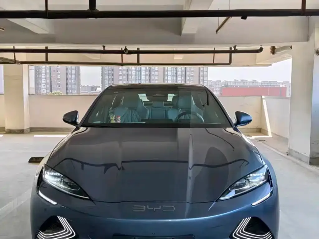 BYD Seal — фото 1