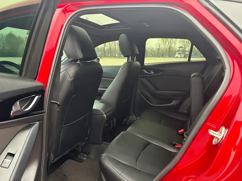 Mazda CX-4 2023 из CN, фото 7