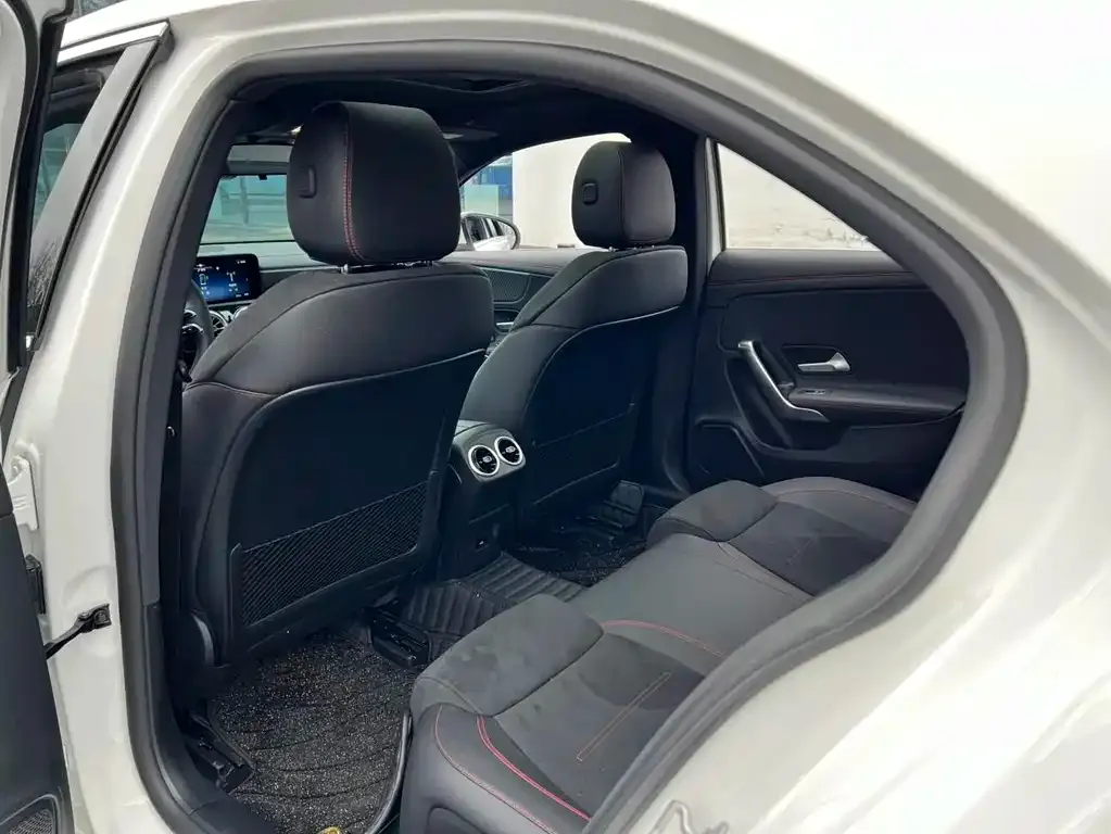 Mercedes-Benz A-Class — фото 10