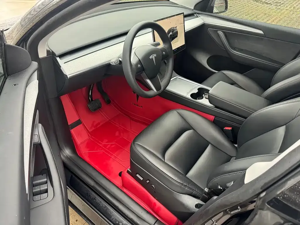 Tesla Model Y — фото 5