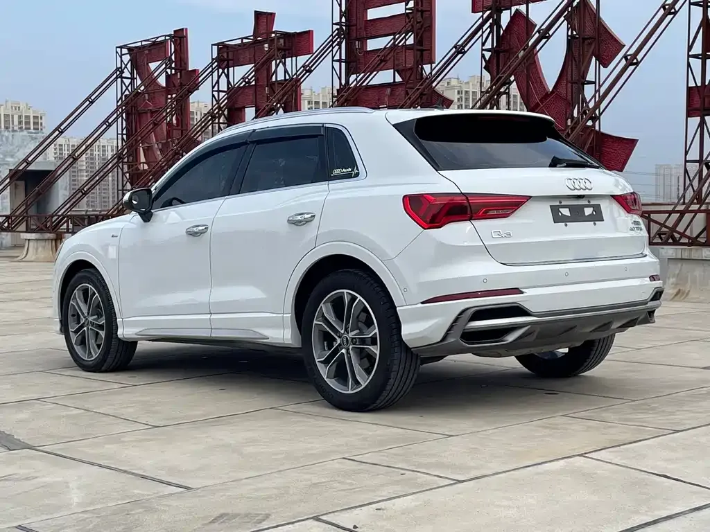 Audi Q3 — фото 9