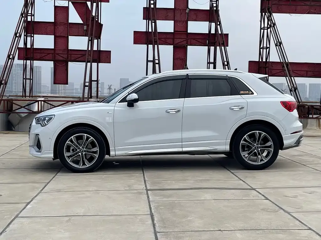 Audi Q3 — фото 8