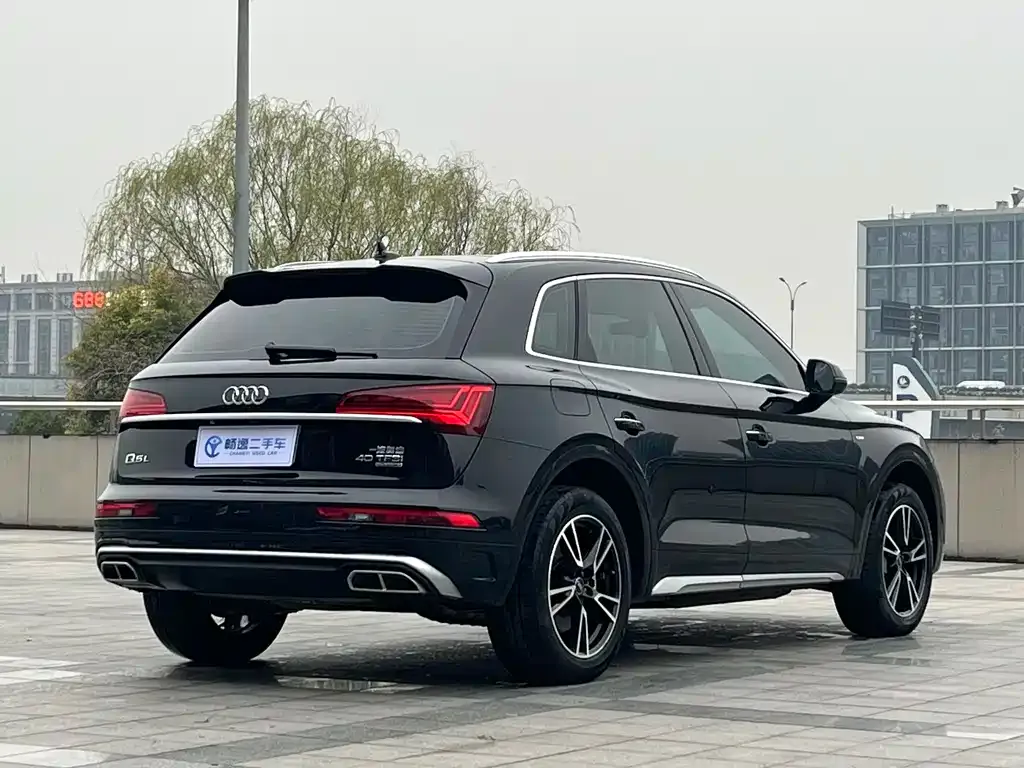 Audi Q5L — фото 4