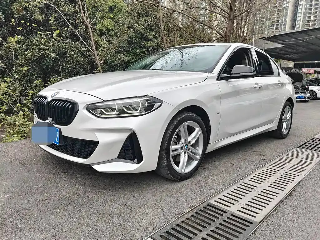 BMW 1 Series — фото 1