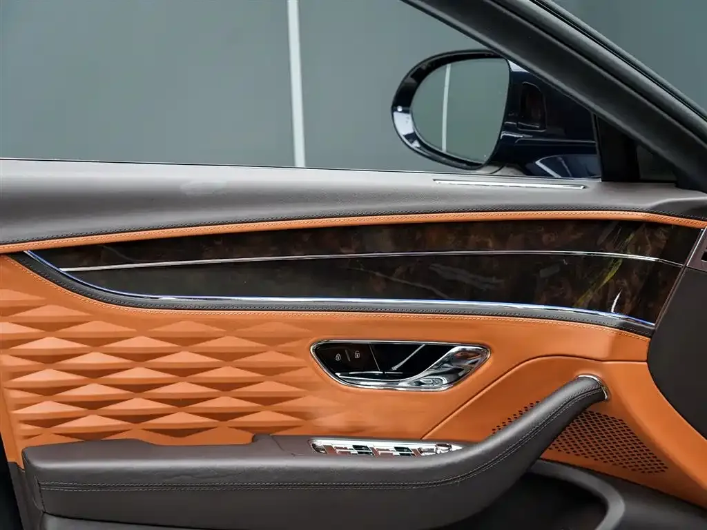 Bentley Flying Spur 2022 из CN, фото 8