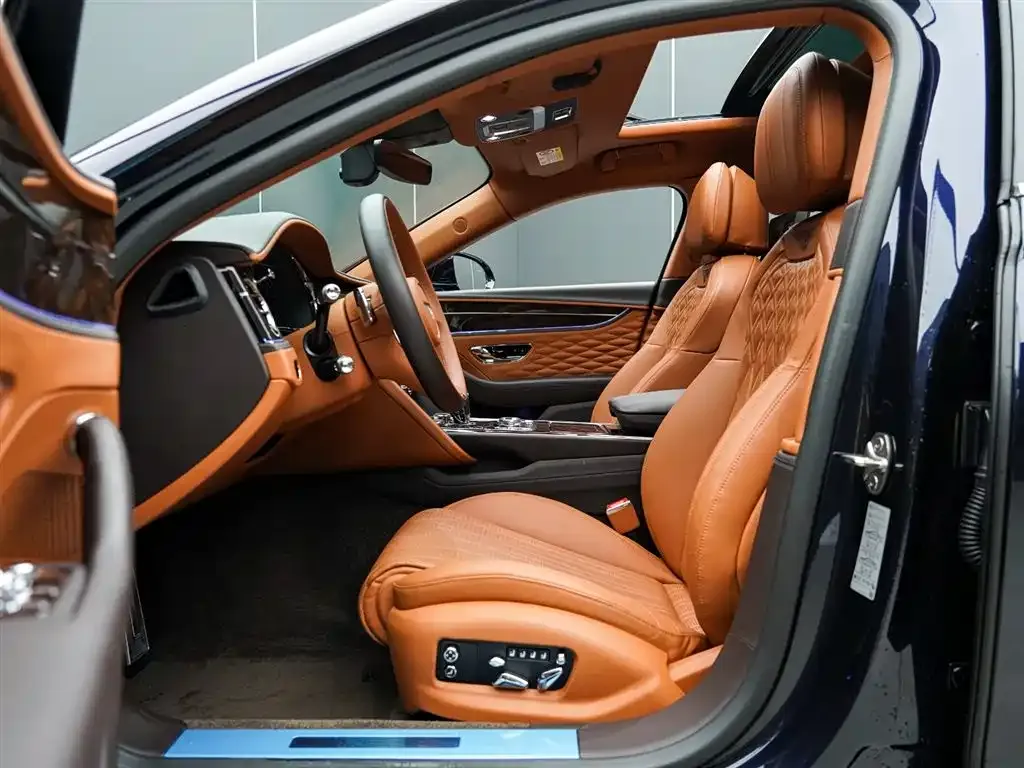 Bentley Flying Spur 2022 из CN, фото 5