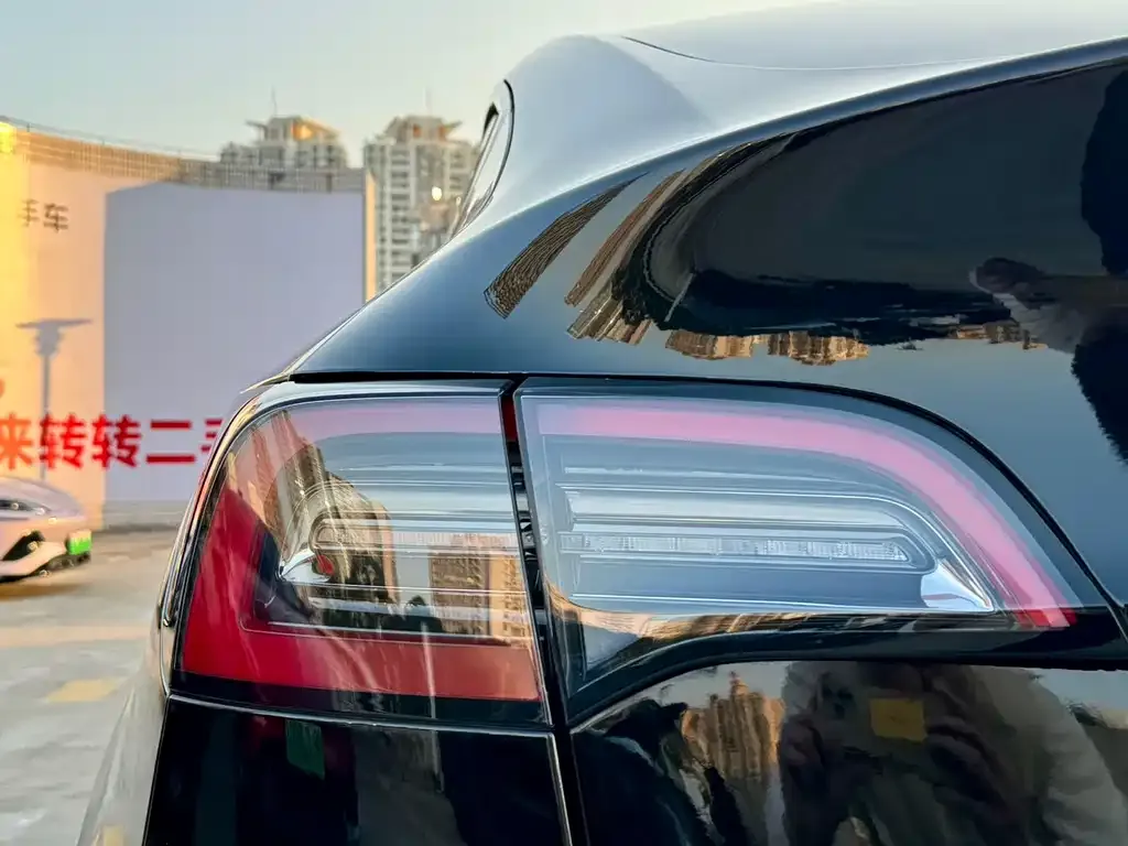 Tesla Model Y 2023 из CN, фото 8