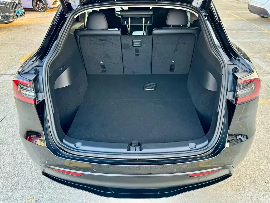Tesla Model Y 2023 из CN, фото 3