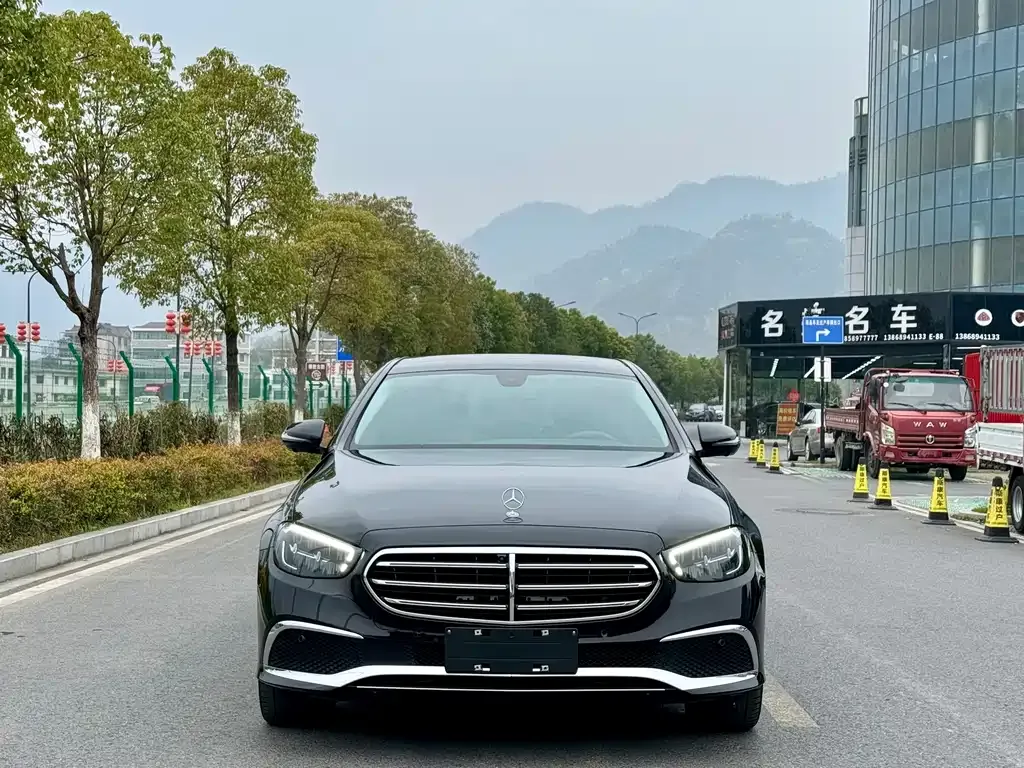 Mercedes-Benz E-Class — фото 10