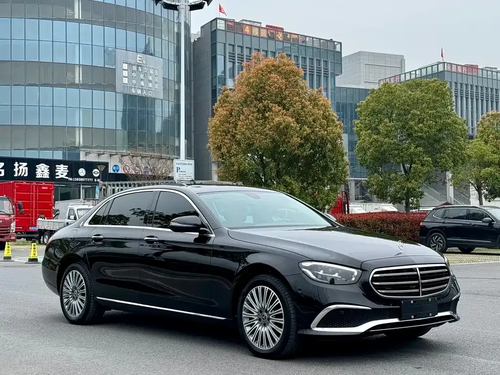 Mercedes-Benz E-Class — фото 5