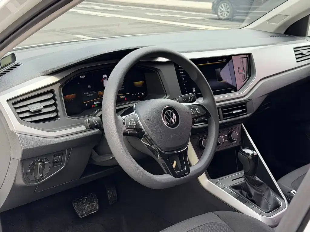 Volkswagen Polo 2023 из CN, фото 2