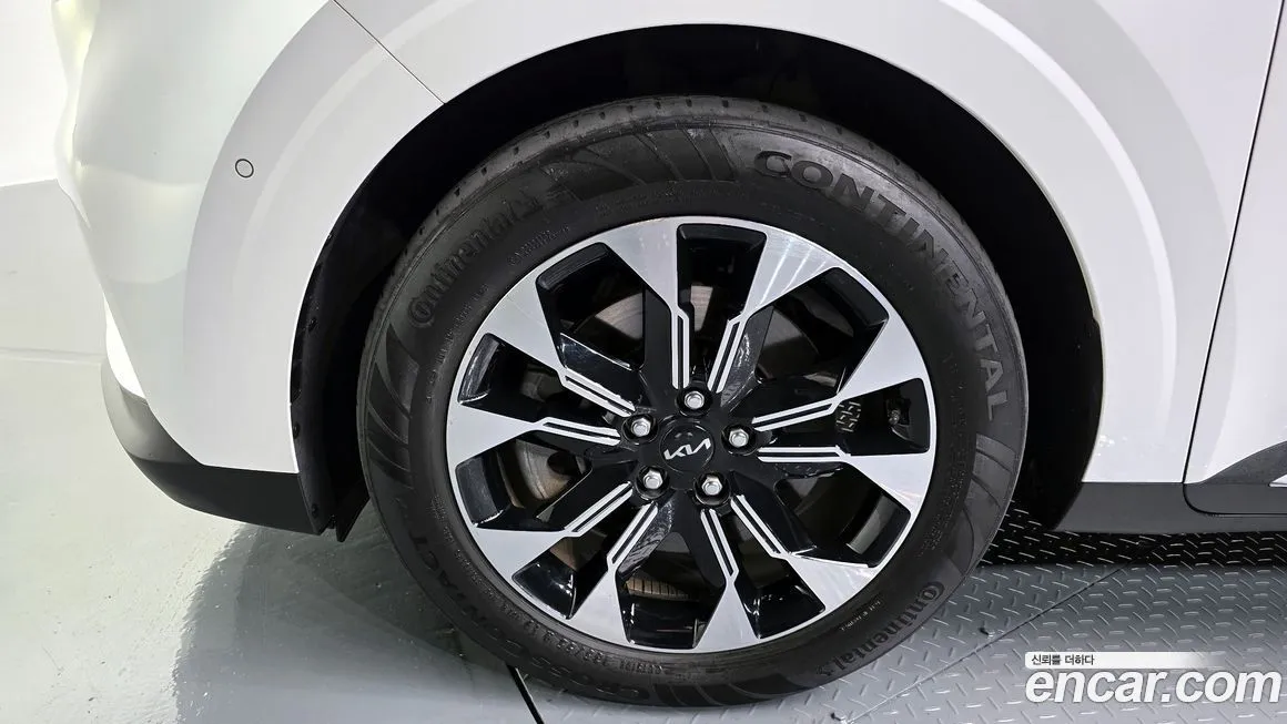 Kia Carnival — фото 10