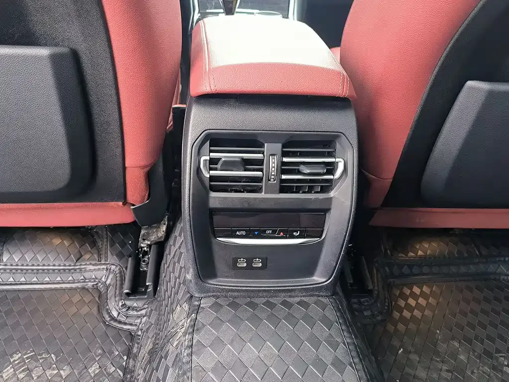 BMW 3 Series 2021 из CN, фото 9