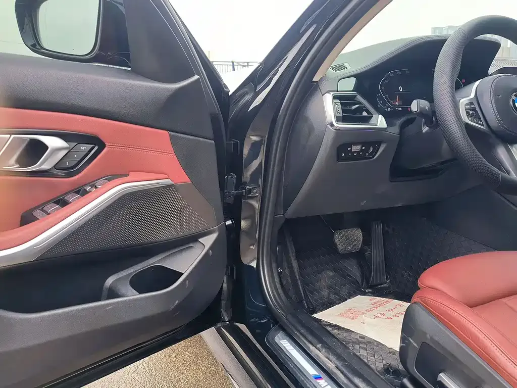 BMW 3 Series 2021 из CN, фото 7