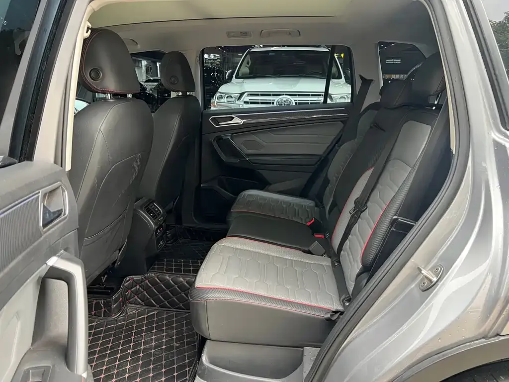 Volkswagen Tiguan L 2021 из CN, фото 3
