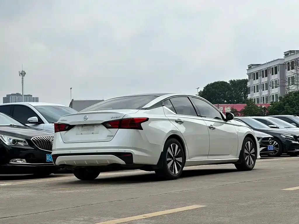 Nissan Teana — фото 7