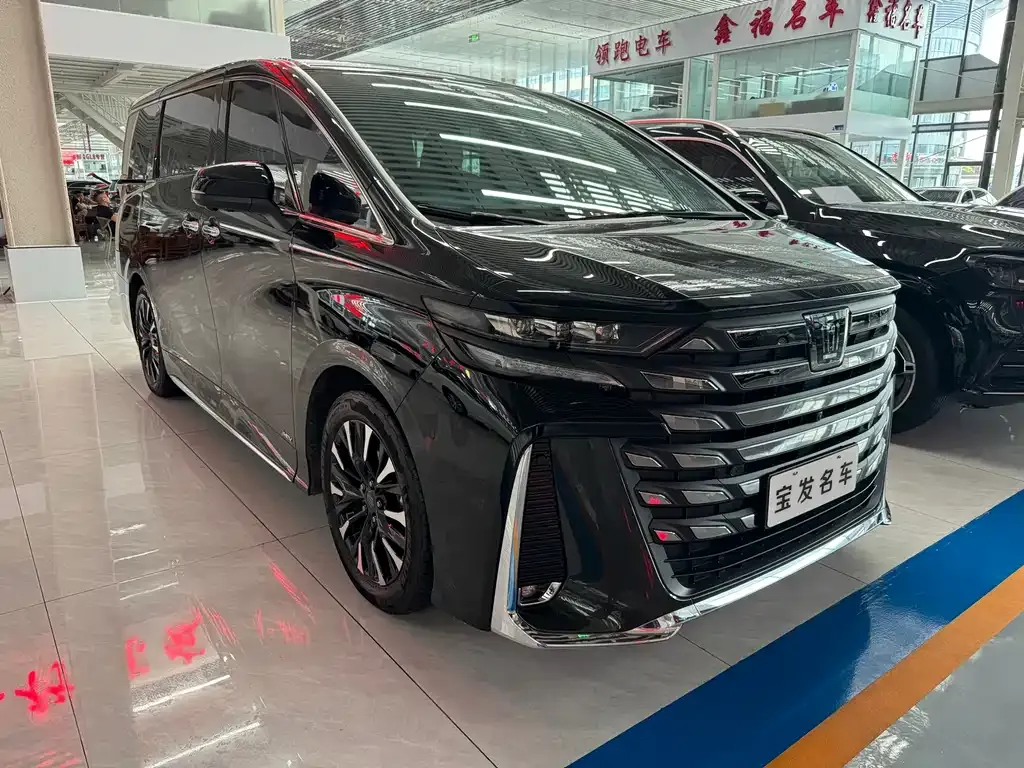 Toyota Vellfire — фото 10