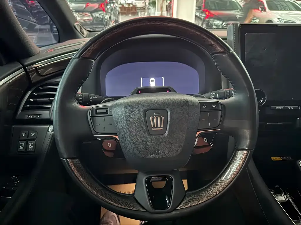 Toyota Vellfire — фото 8