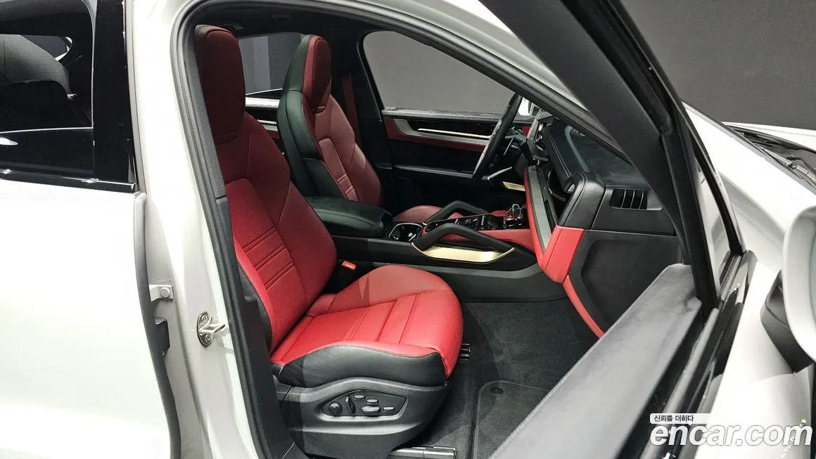 Porsche Cayenne 2025 из KR, фото 3