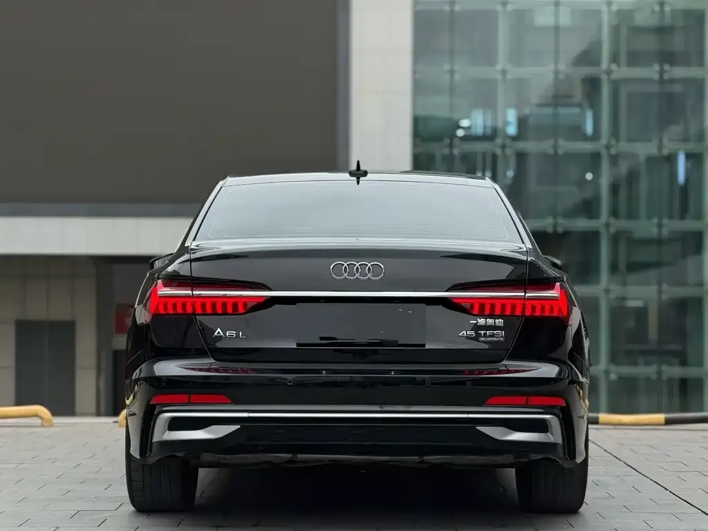 Audi A6L — фото 2