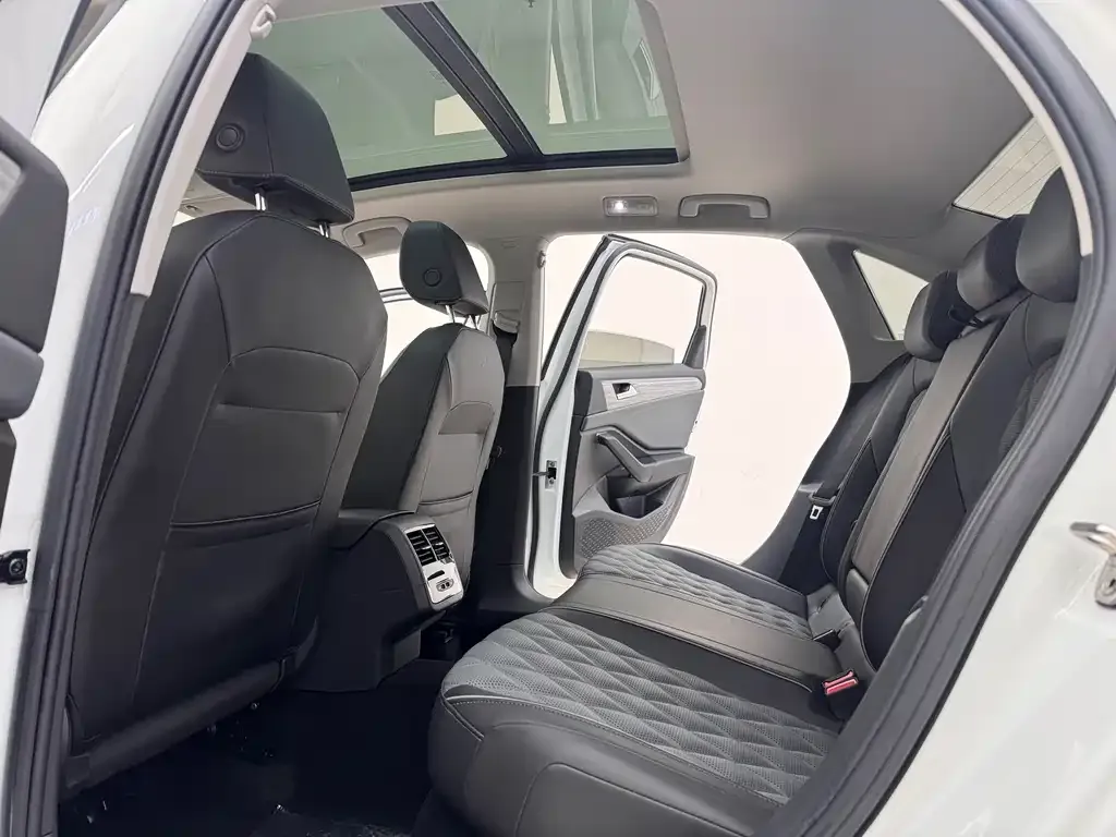 Volkswagen Sagitar 2022 из CN, фото 3