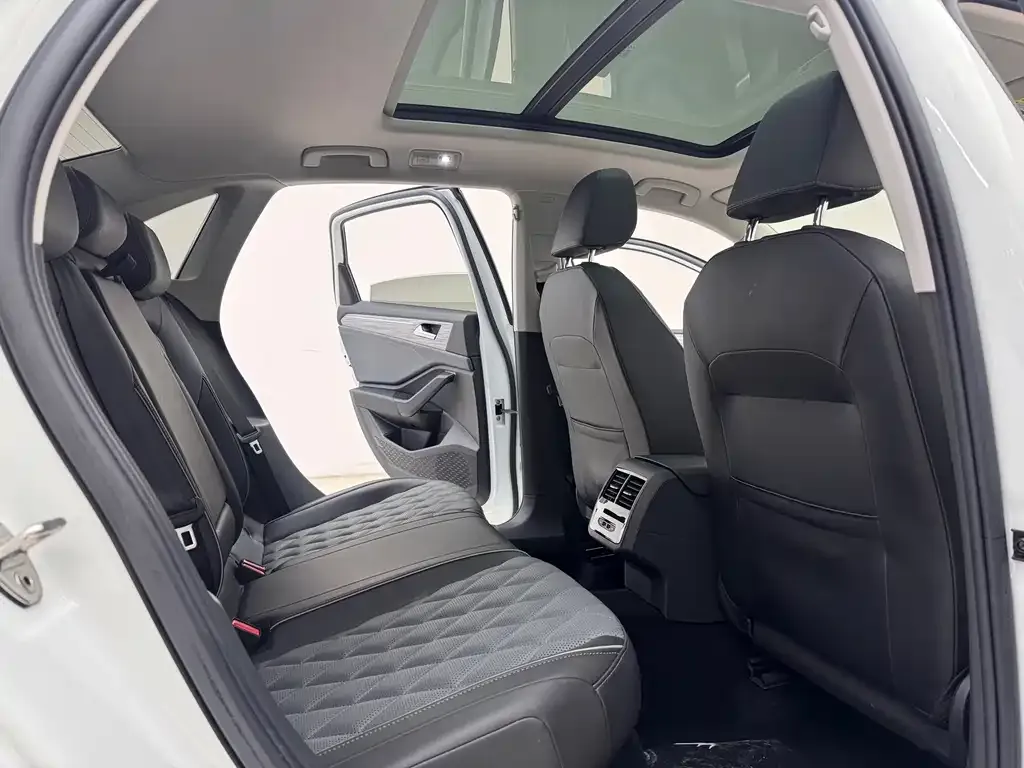 Volkswagen Sagitar 2022 из CN, фото 10