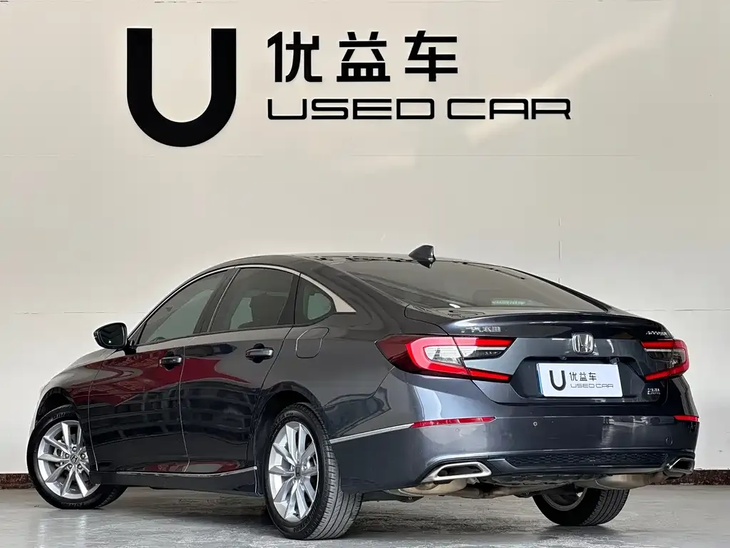Honda Accord — фото 9