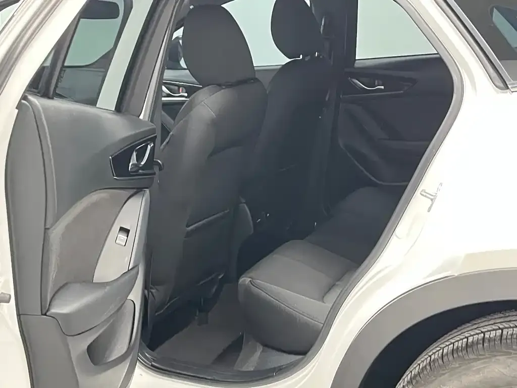 Mazda CX-4 2023 из CN, фото 8