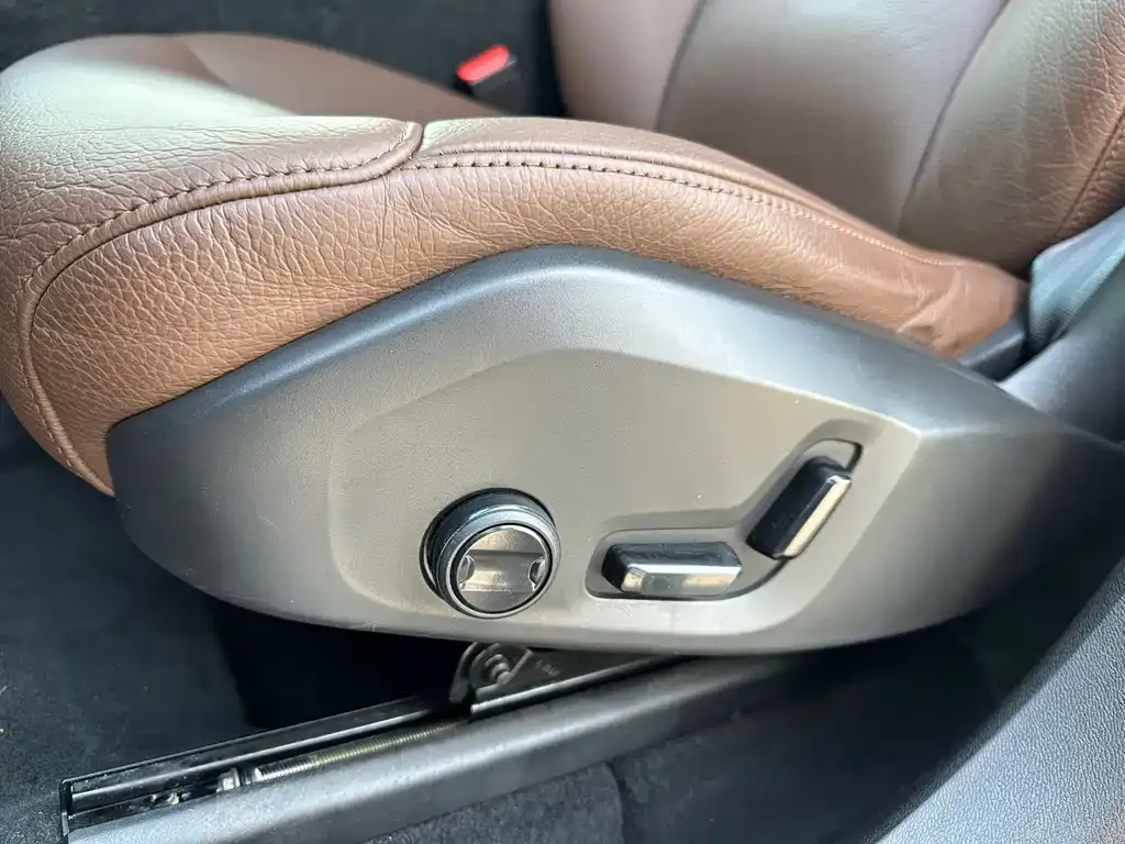 Volvo XC60 2021 из CN, фото 4