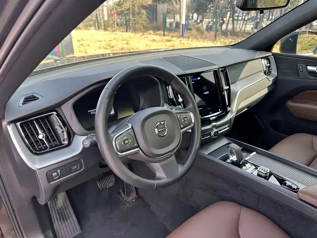Volvo XC60 2021 из CN, фото 10