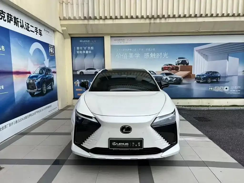 Lexus RZ — фото 2