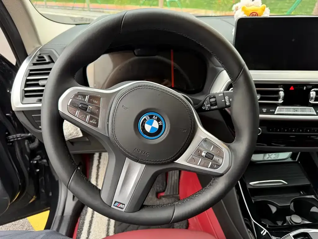 BMW iX3 — фото 2
