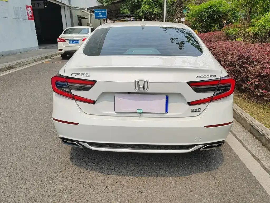 Honda Accord — фото 3