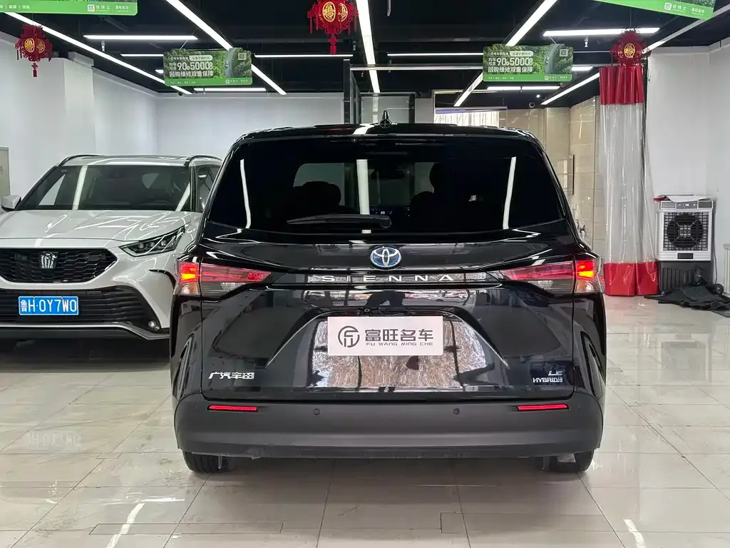 Toyota Sienna 2023 из CN, фото 4