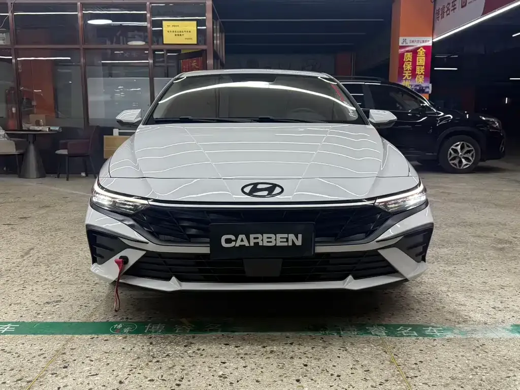 Hyundai Elantra — фото 2
