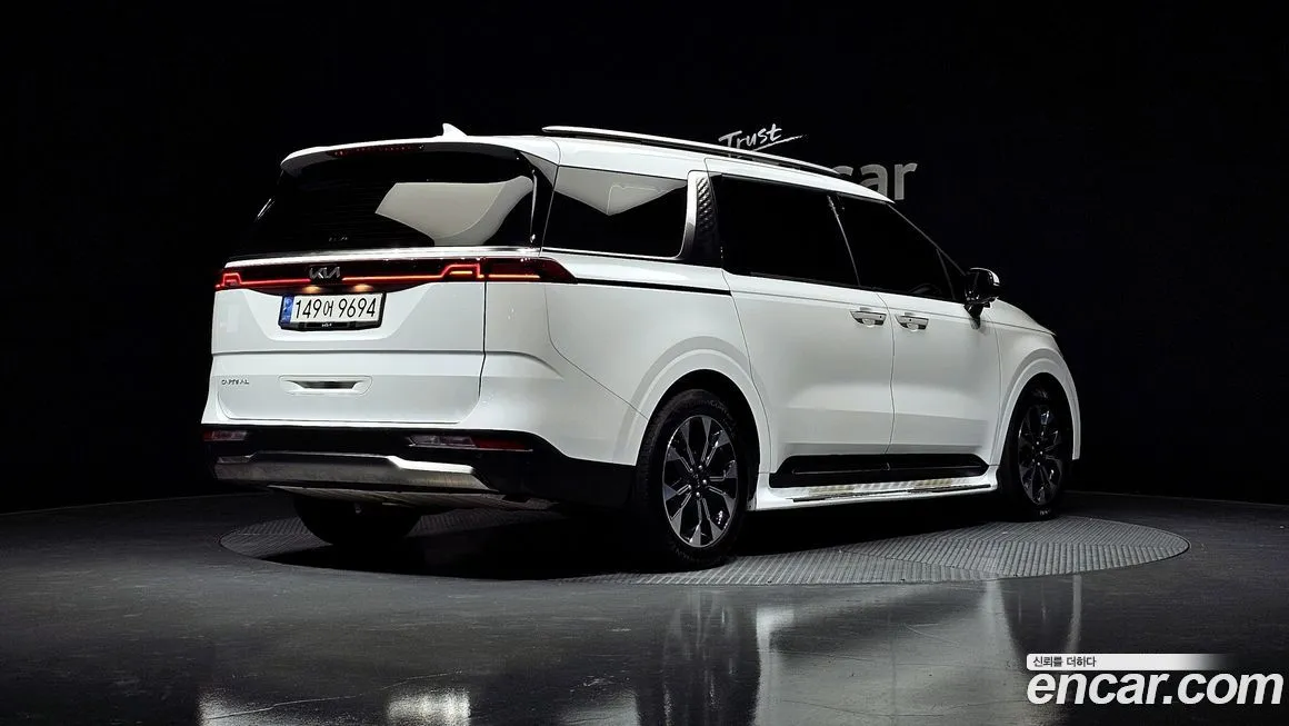 Kia Carnival — фото 4