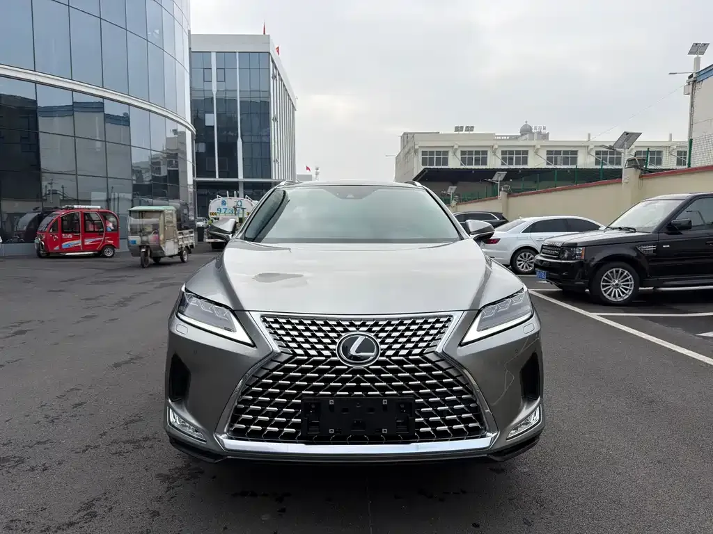 Lexus RX — фото 1