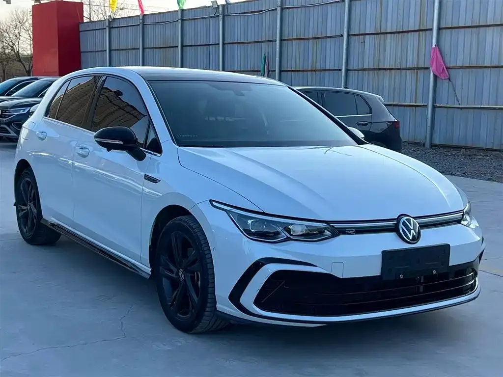 Volkswagen Golf 2023 из CN, фото 1