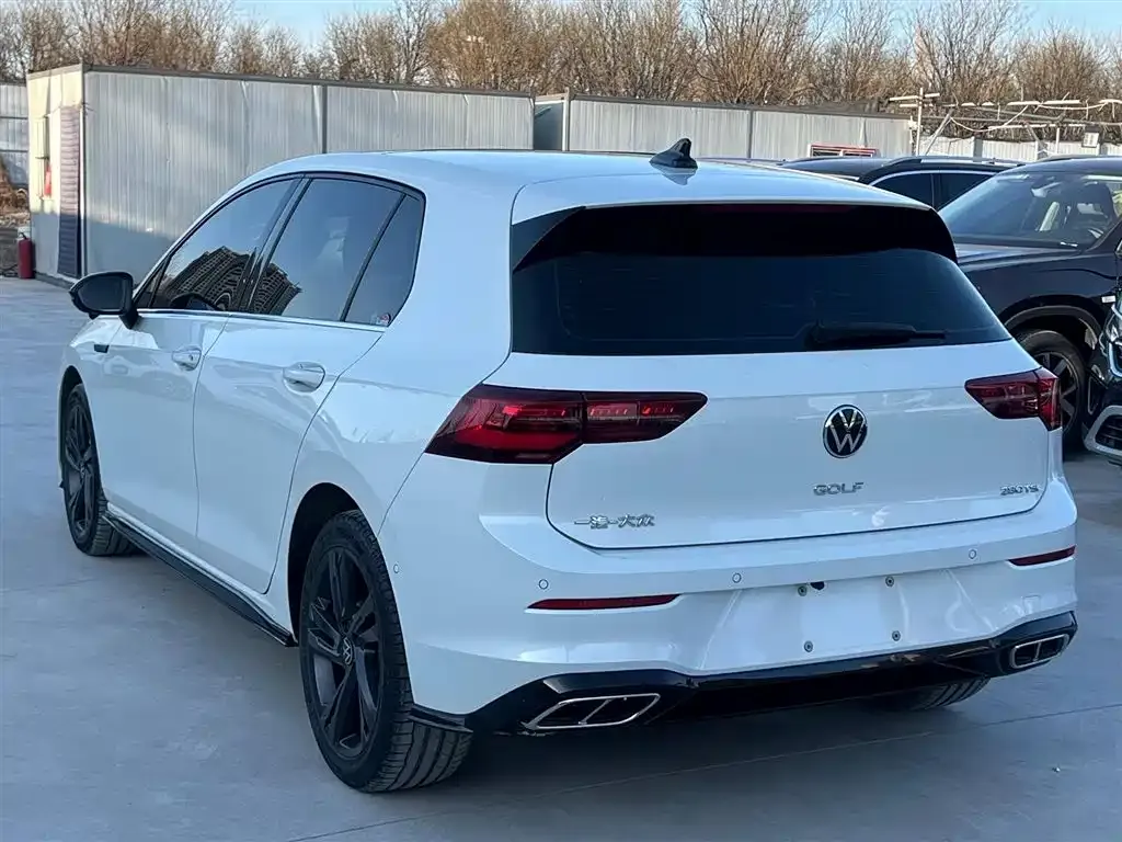 Volkswagen Golf 2023 из CN, фото 4