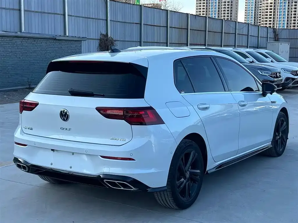 Volkswagen Golf 2023 из CN, фото 7