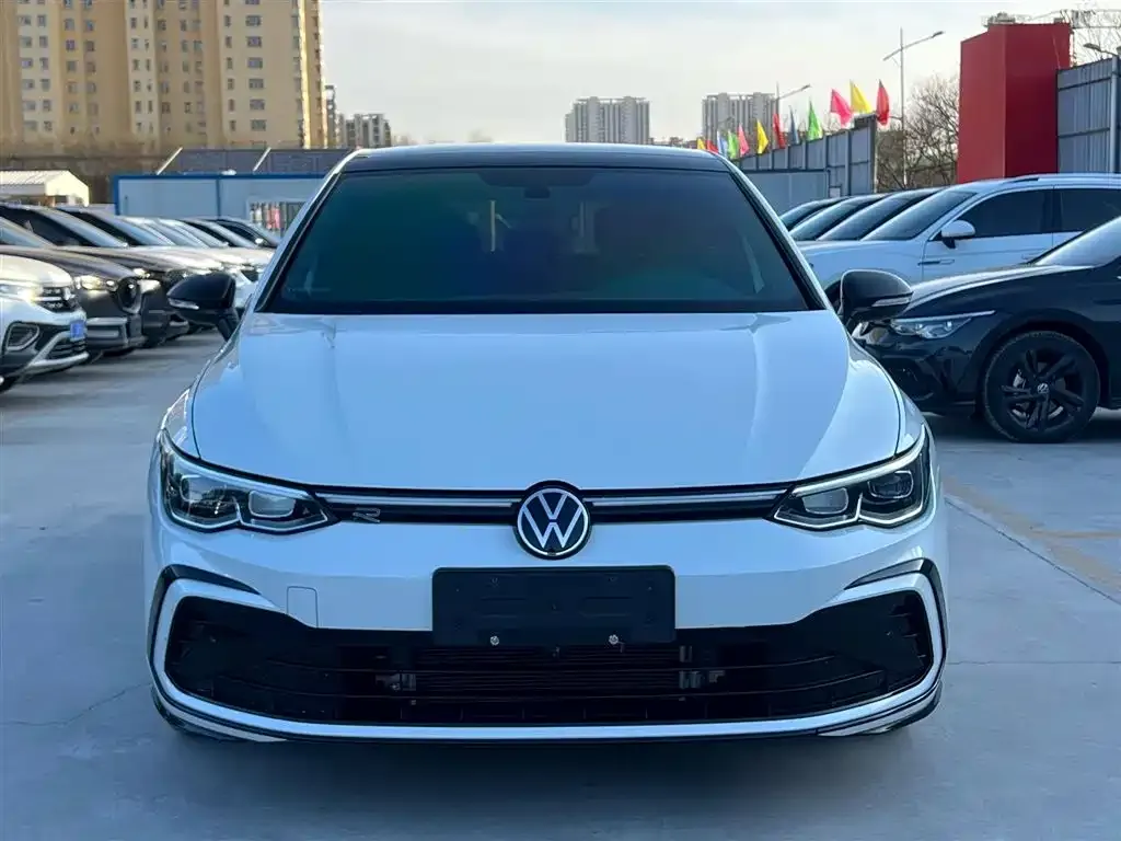 Volkswagen Golf 2023 из CN, фото 10