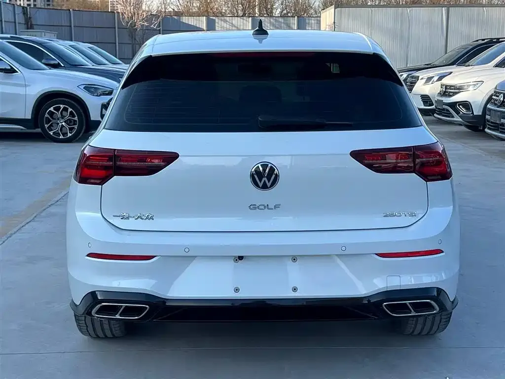 Volkswagen Golf 2023 из CN, фото 9