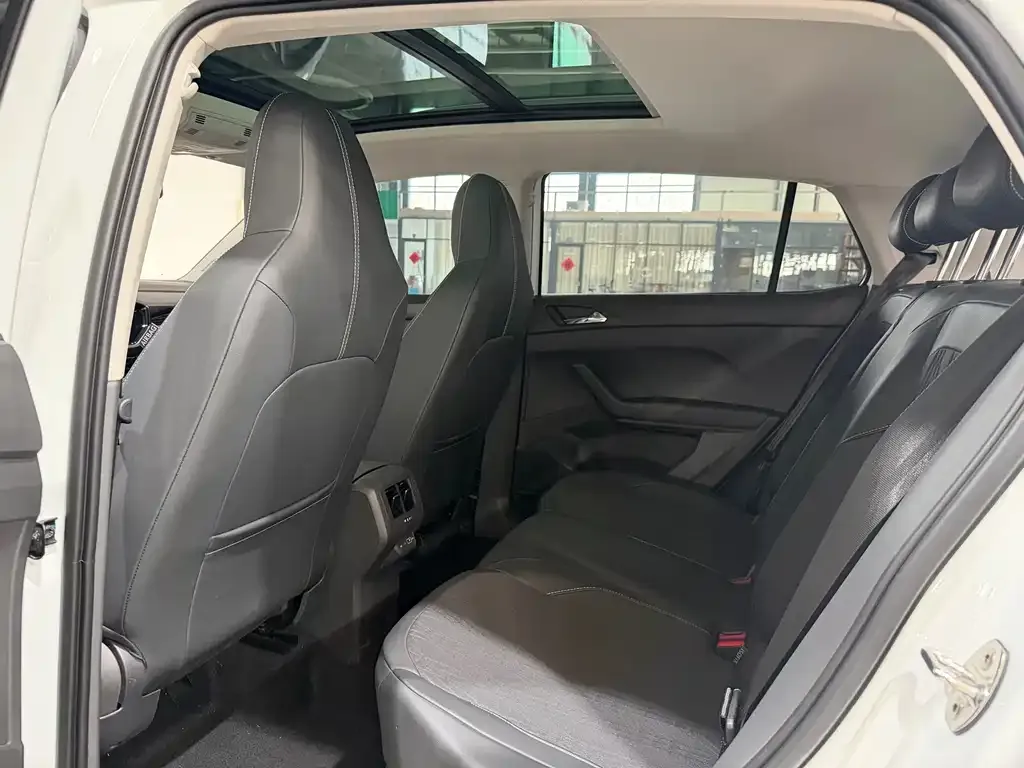Volkswagen T-Cross — фото 4