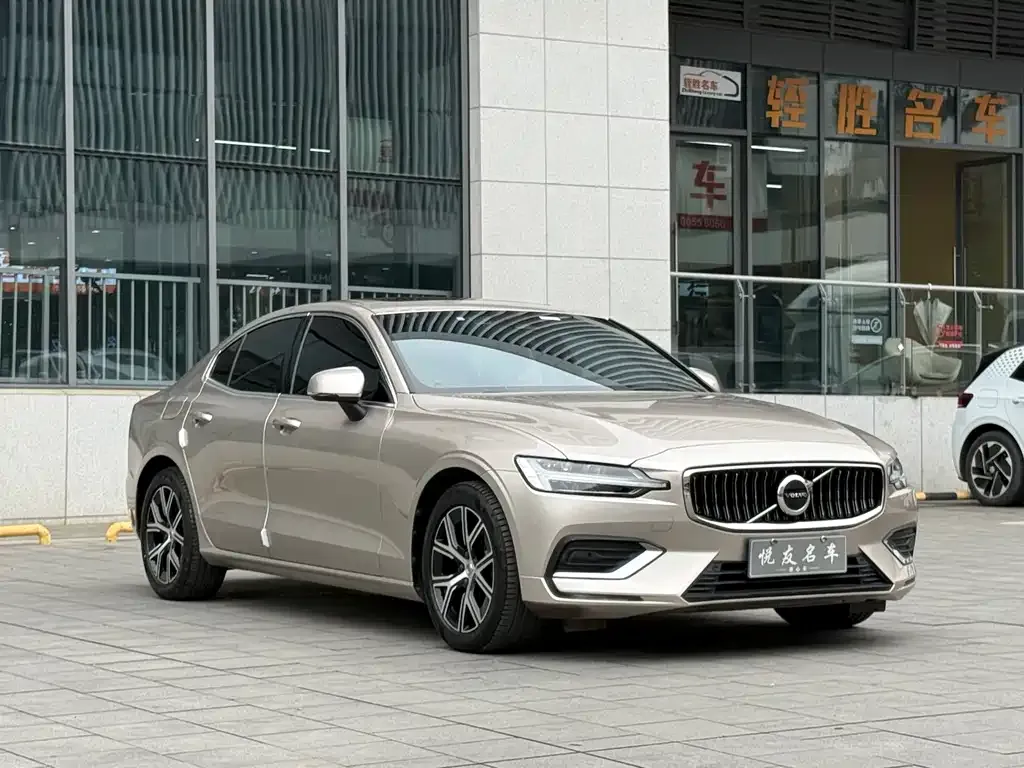 Volvo S60 — фото 2